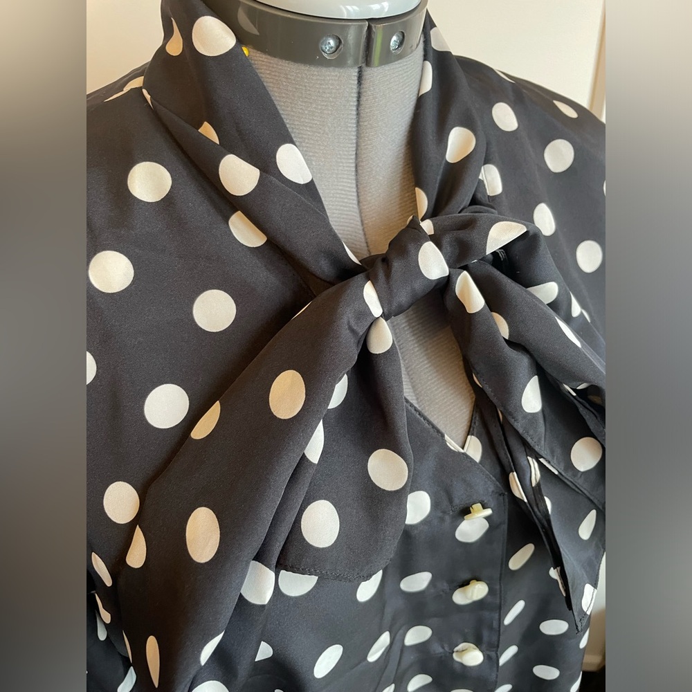 Vintage 80s polka dot blouse with tie at neck - Picture 2 of 3
